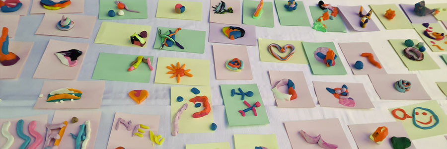 Forme di plastilina colorata